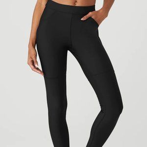 NWOT ALO YOGA HIGH-WAIST AIRLIFT 4 POCKET UTILITY LEGGING